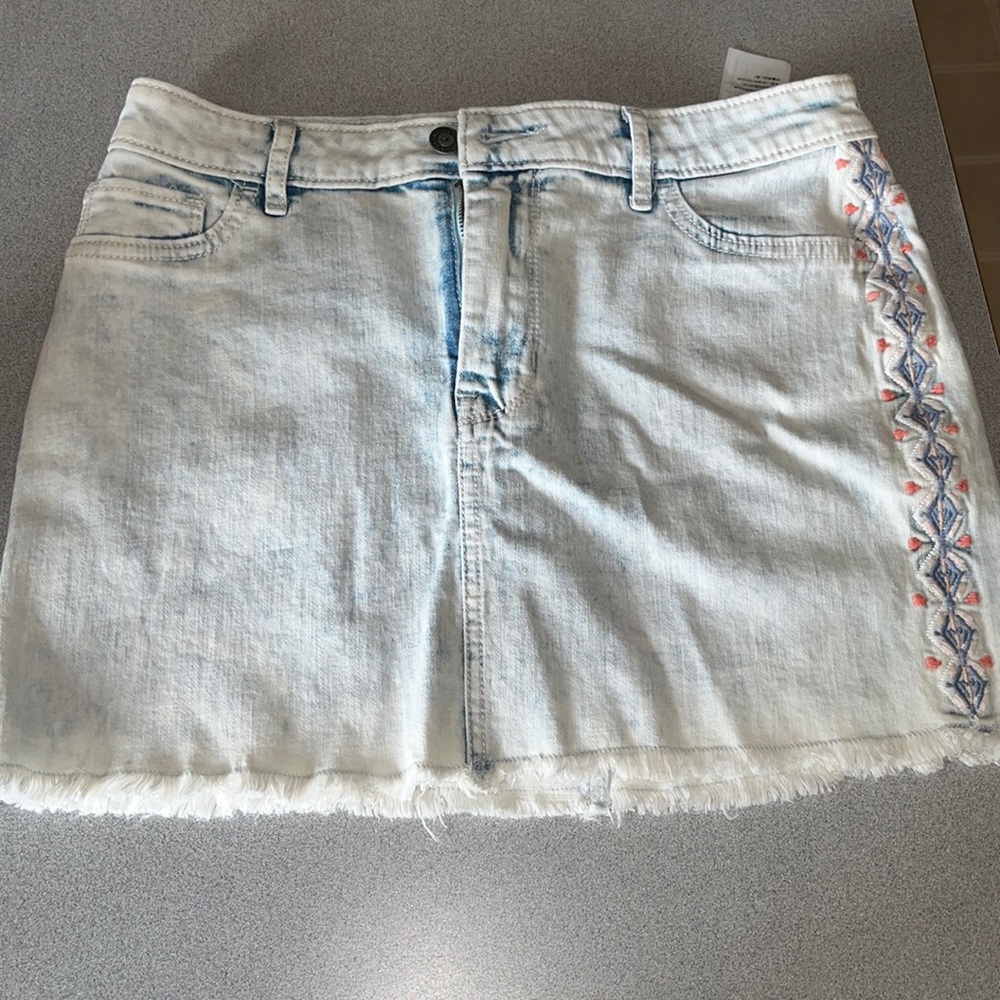 NWOT Hollister 5 pocket skirt size 27